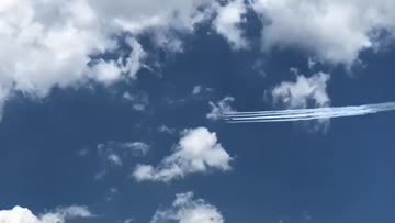 青空に感謝を込めて ブルーインパルス 注目の空の写真 ウェザーニュース 青空に感謝を込めて ブルーインパルス 注目の空の写真 ウェザーニュース