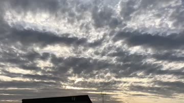 関東はスッキリしない空 注目の空の写真 ウェザーニュース
