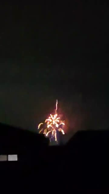 夜空を彩る花火 注目の空の写真 ウェザーニュース 夜空を彩る花火 注目の空の写真 ウェザーニュース