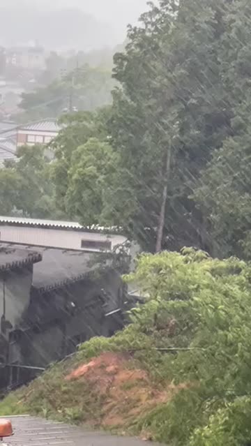 急にザーレベルの雨が降り出しました☔️ | 福岡県飯塚市 | -おく
