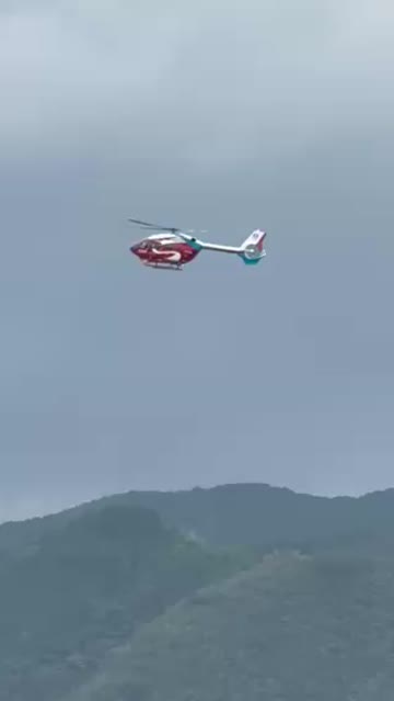 すごく低空をヘリコプター🚁が飛んでまし | 福岡県飯塚市 | -おく